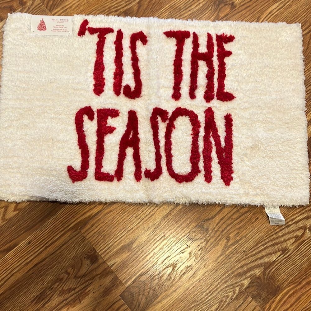 NWT Rae Dunn Christmas bath mat